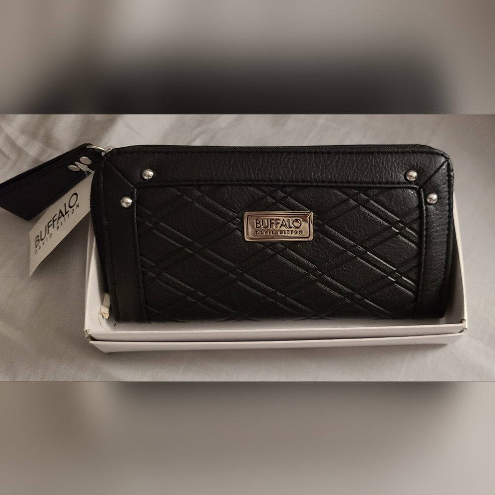 Buffalo David Bitton Womens Wristlet/Wallet. Black, Faux Leather NWT